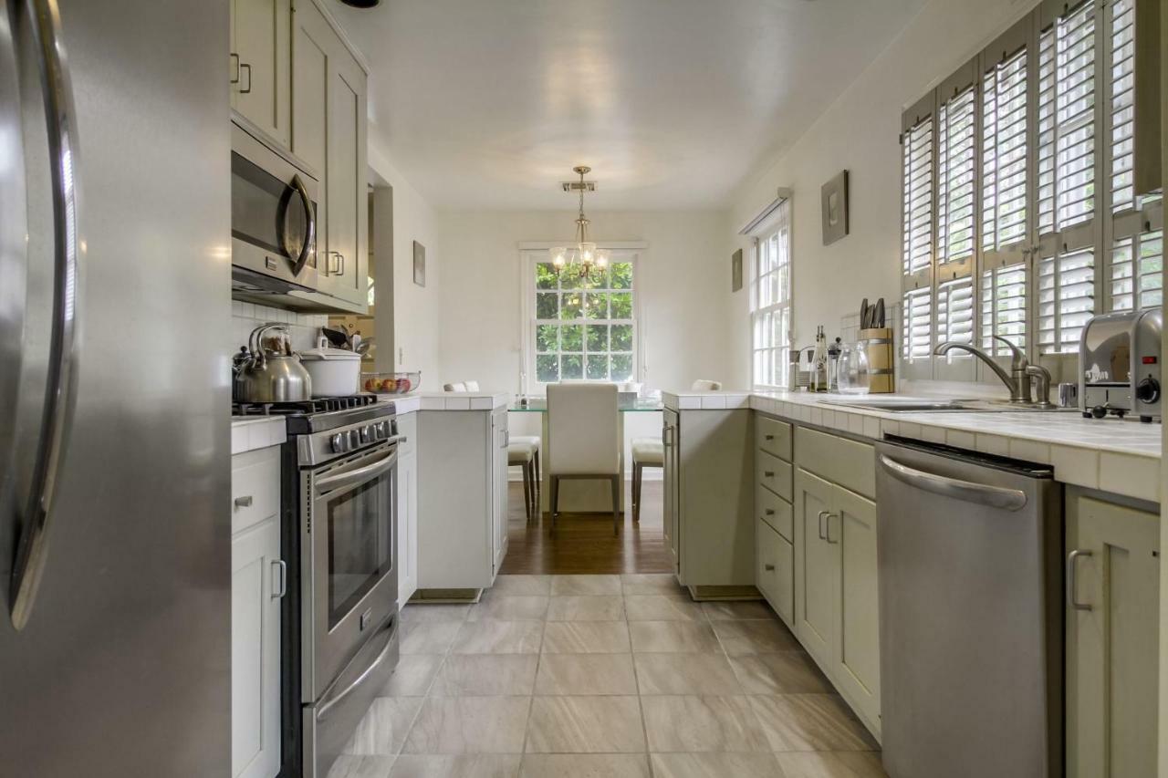 Вилла A Touch Of Cape Cod In West Hollywood Лос-Анджелес Экстерьер фото